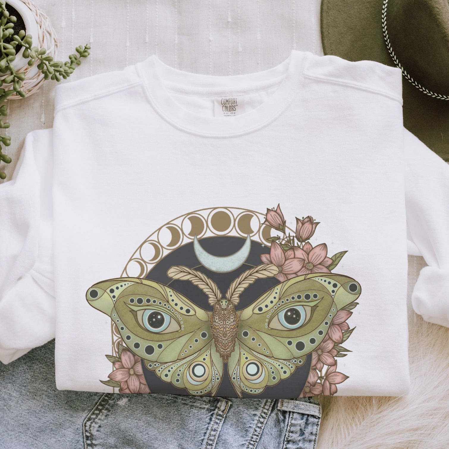Luna Moth Comfort Colors Sweatshirt - Esdee