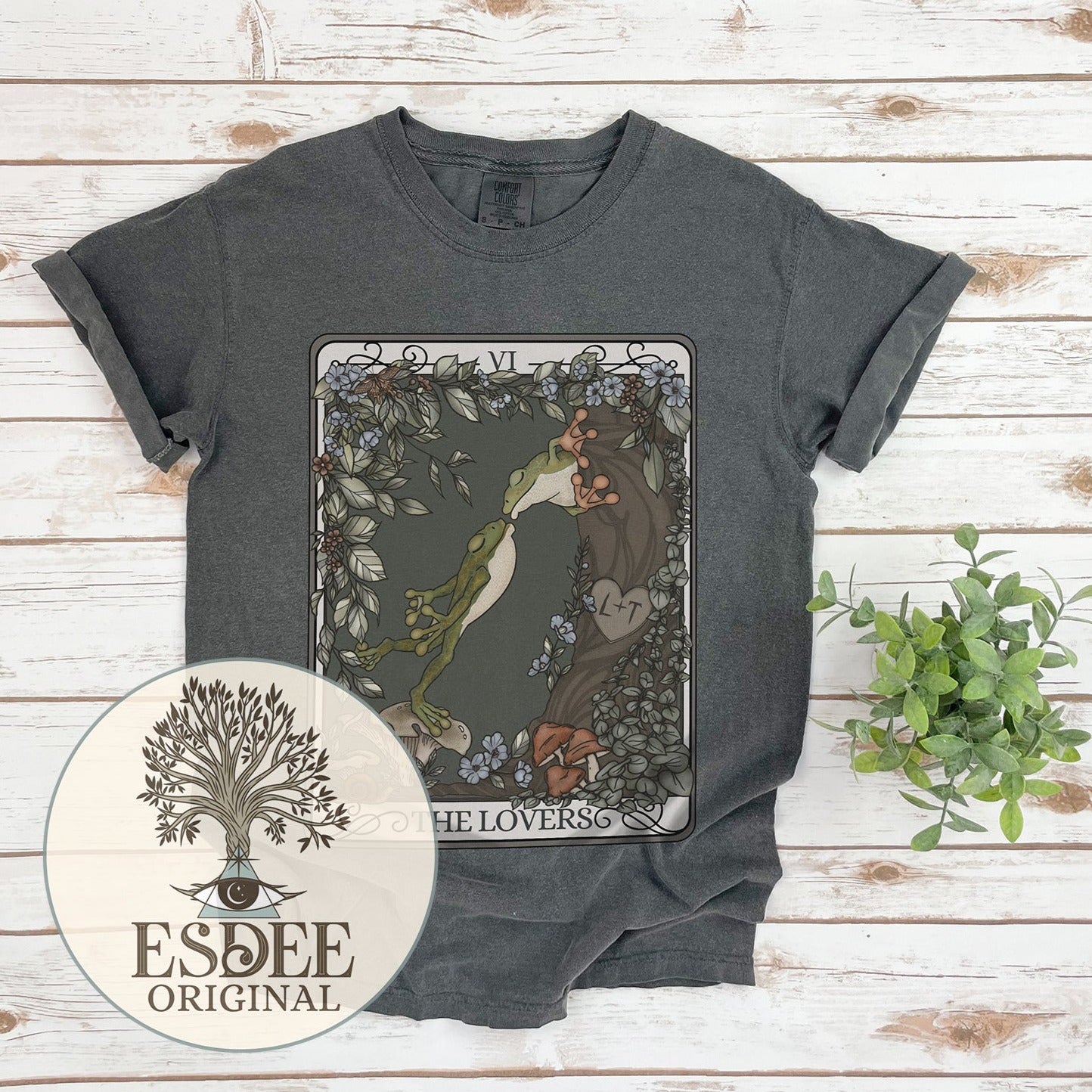 The Lovers Frog Tarot Card Unisex Comfort Colors T-shirt -Esdee