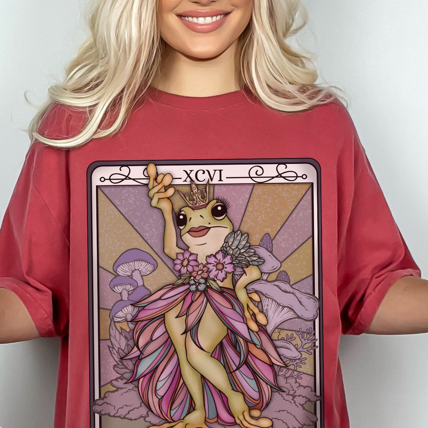 The Queen Tarot Card Comfort Colors T-Shirt - Esdee