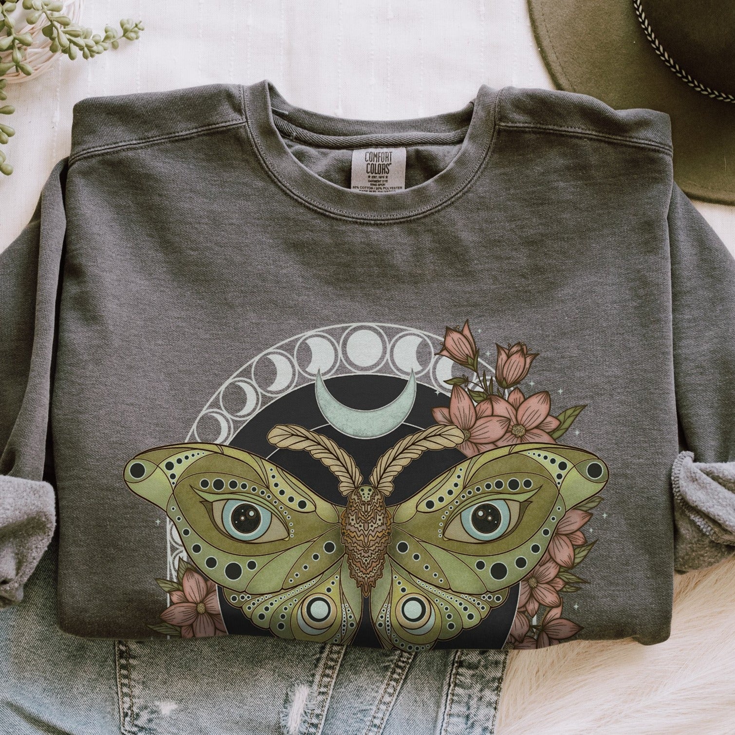 Luna Moth Comfort Colors Sweatshirt - Esdee