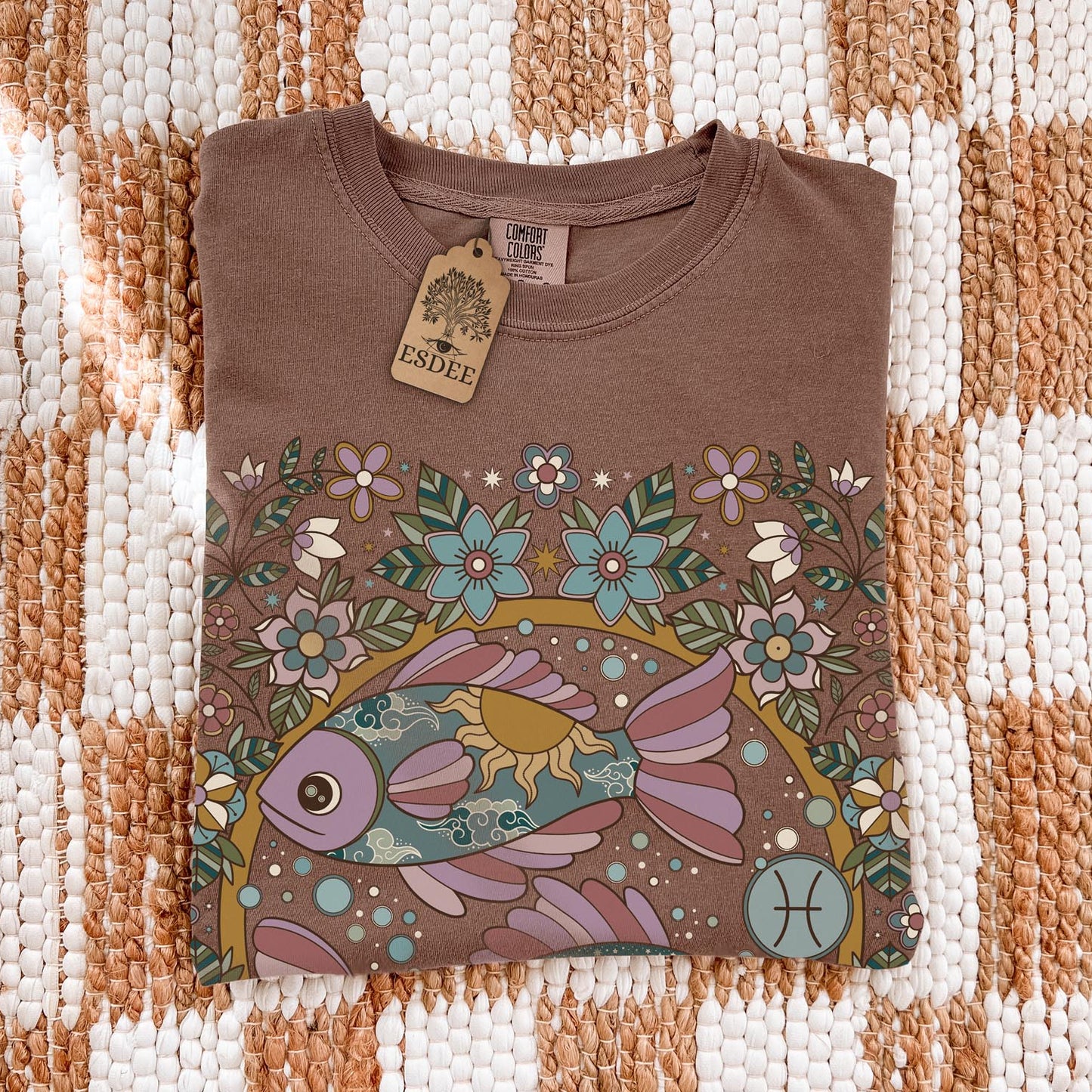 Pisces Zodiac Sign Retro Comfort Colors T-shirt, Boho Celestial Astrology Tee, Star Sign Gift - Esdee